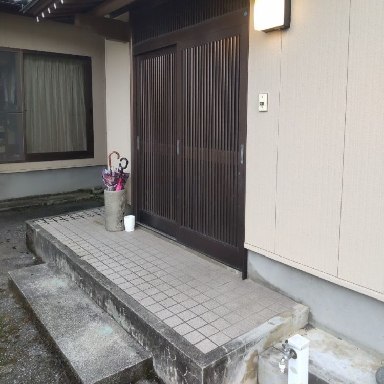 玄関ポーチ手摺設置前